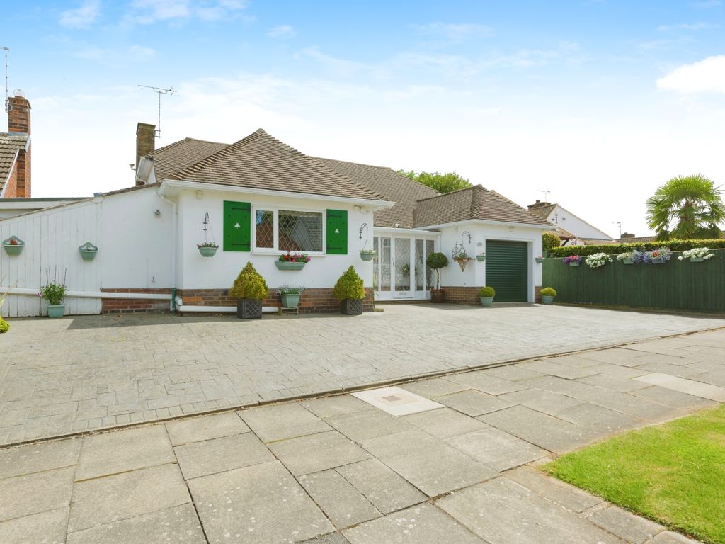 4 bed detached house for sale in Newhaven Road, Leicester