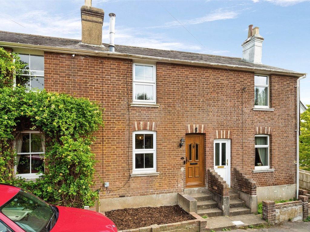 2 bed terraced house for sale in Stafford Road, Tunbridge Wells TN2, £