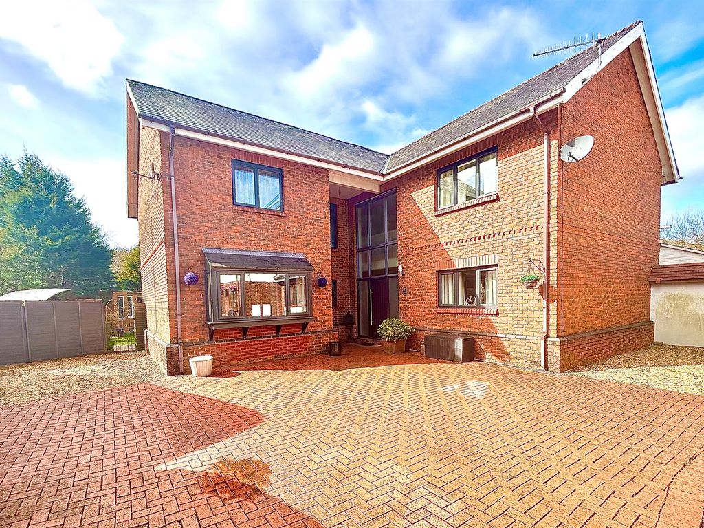 5 bed detached house for sale in Rose Park, Maesteg CF34 Zoopla