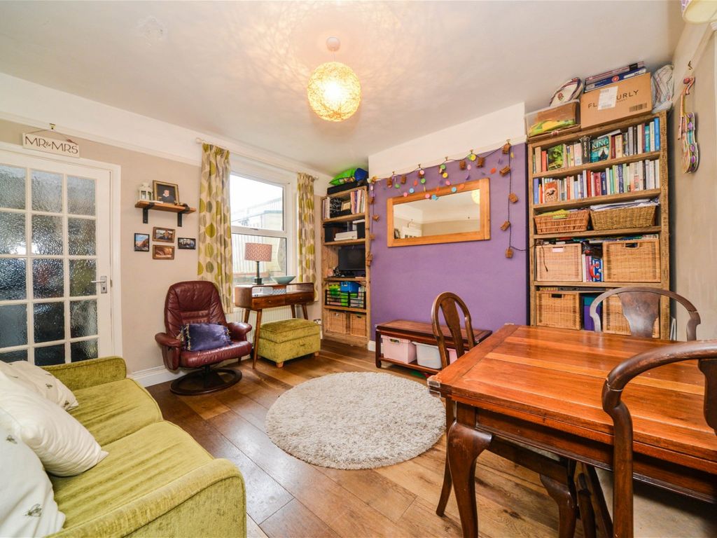 2 bed flat for sale in Albert Road, South Norwood SE25, £300,000 Zoopla