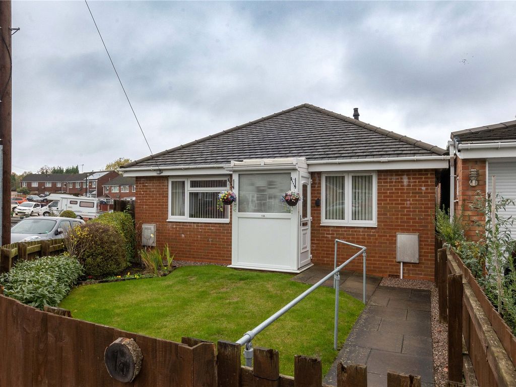 2 bed bungalow for sale in Oldcroft, Oakengates, Telford, Shropshire TF2 Zoopla