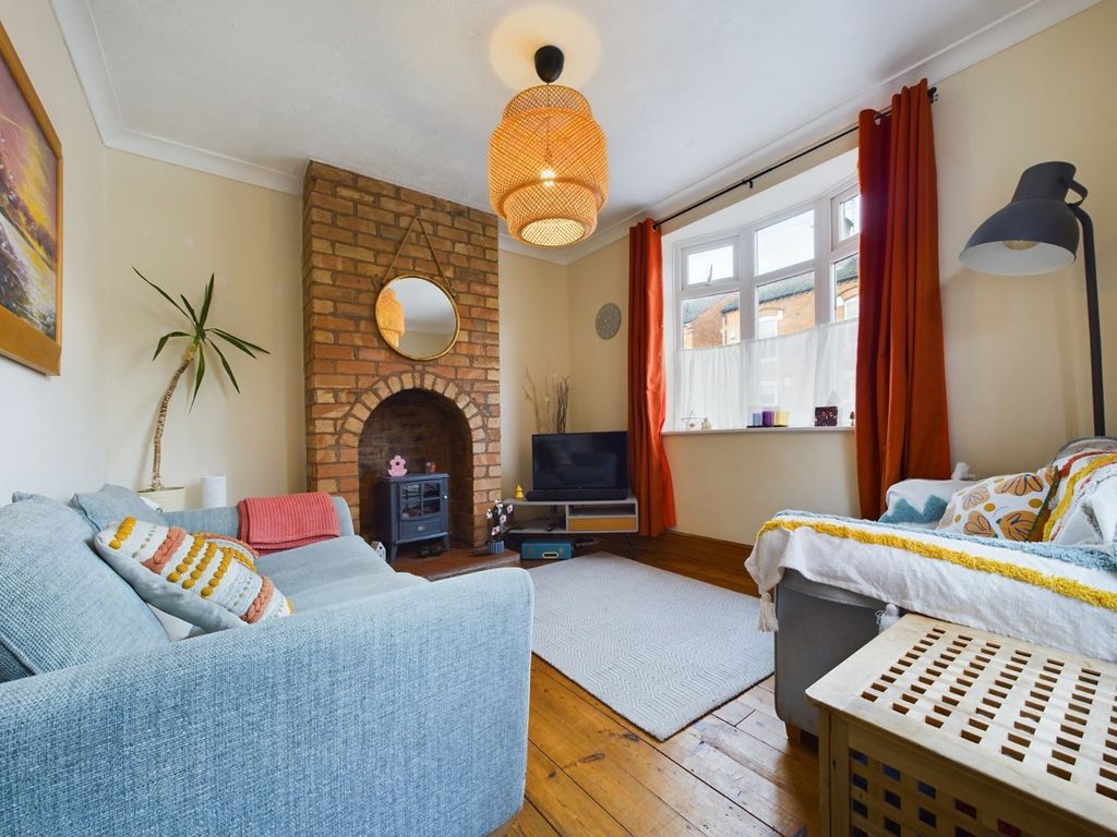 2 bed end terrace house for sale in Nelson Road, Worcester
