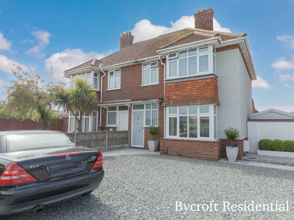 3 bed semidetached house for sale in Jellicoe Road, Great Yarmouth