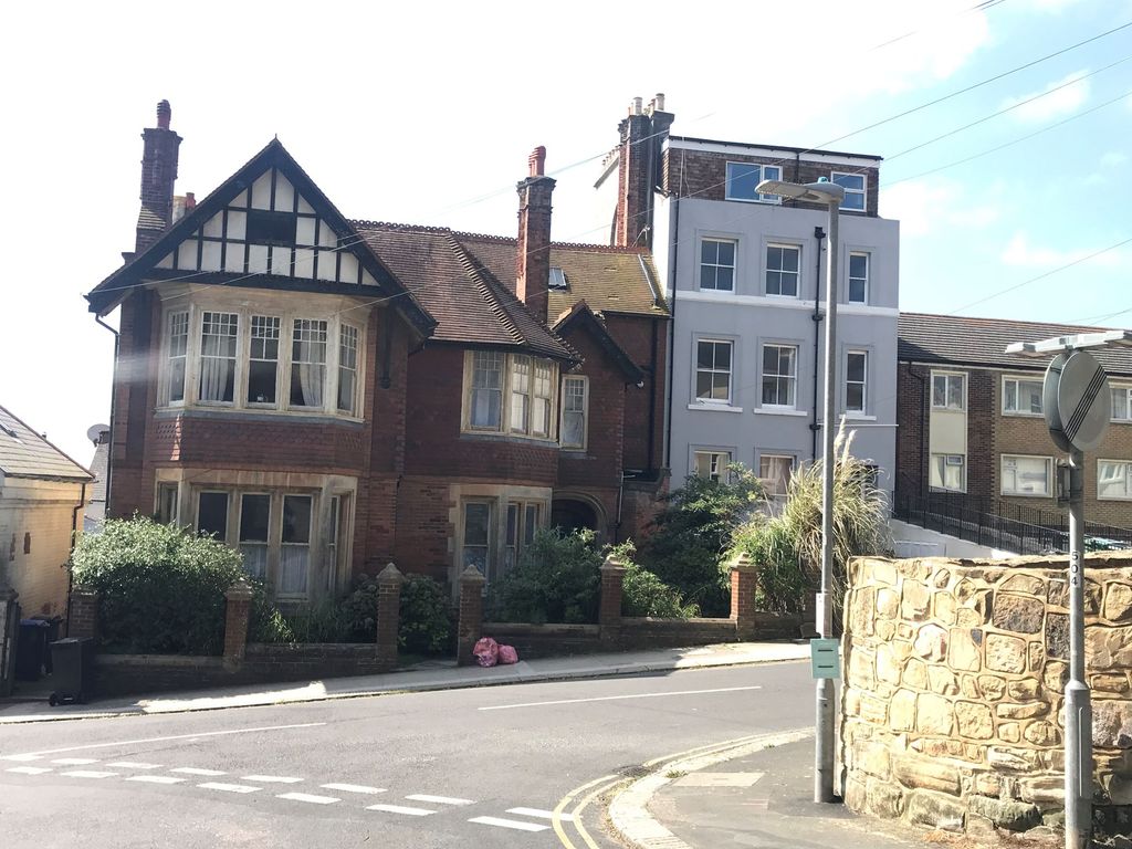 2 bed flat for sale in West Hill Road, St. LeonardsOnSea TN38, £