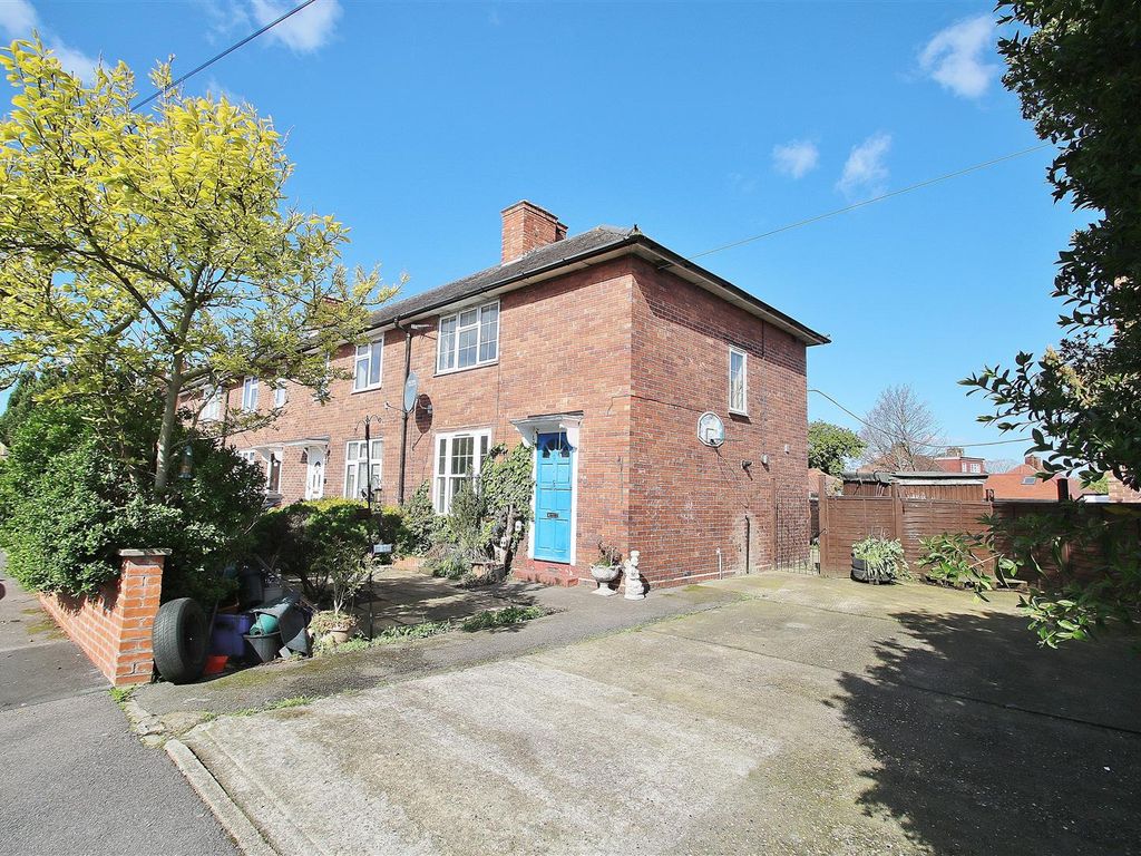 3 bed end terrace house for sale in Burnham Road, Morden SM4 Zoopla