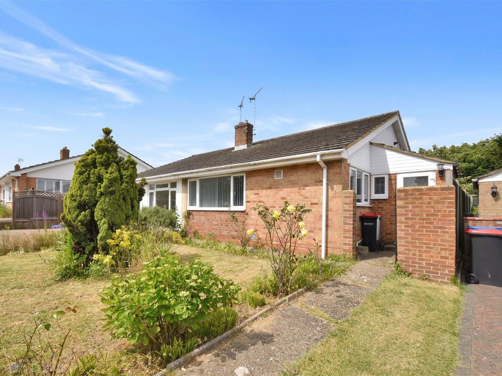 2 bed semidetached bungalow for sale in Meadow Road, Sturry
