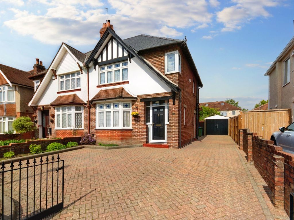 3 bed semidetached house for sale in Peartree Avenue, Bitterne SO19