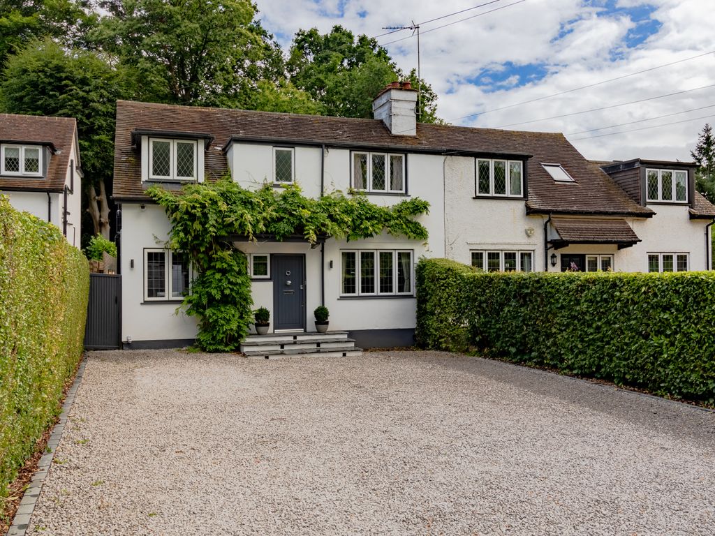 3 bed semidetached house for sale in Shrubbs Hill Cottages, London