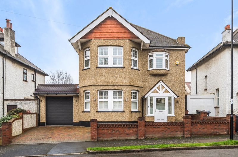 5 bed detached house for sale in Kendall Avenue South, Sanderstead