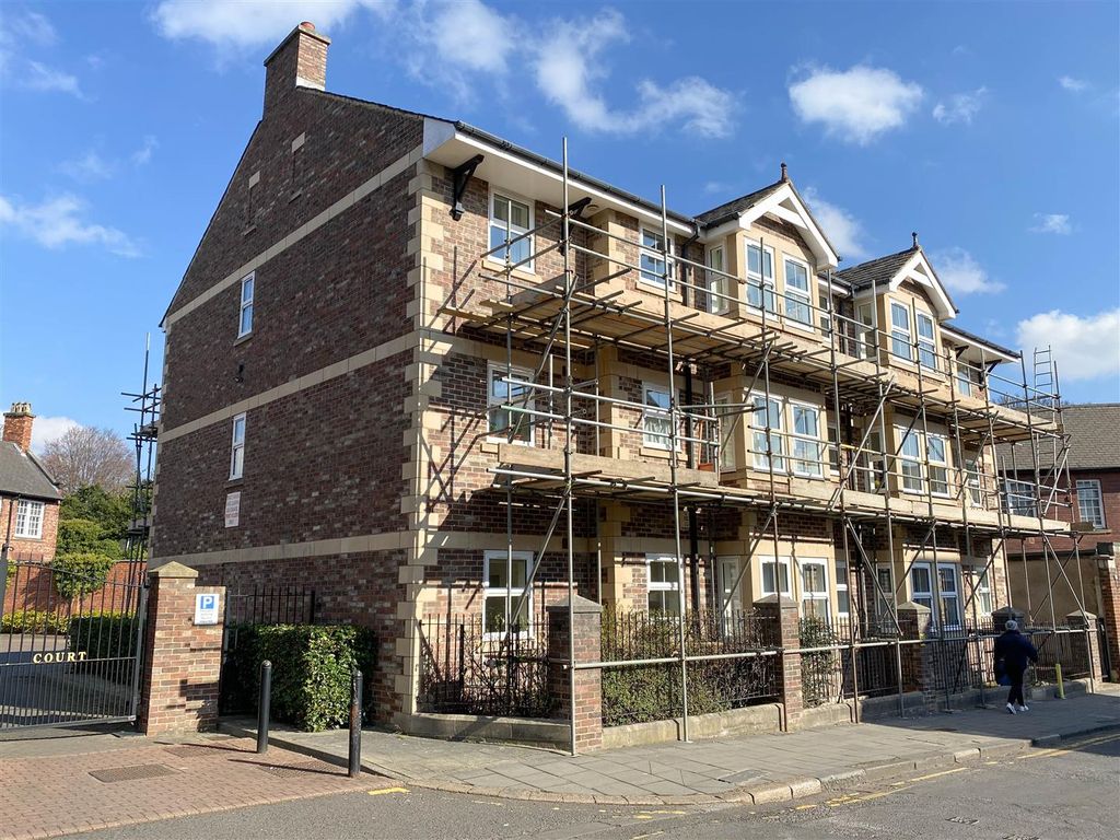 2 bed flat for sale in Hutton Terrace, Jesmond, Newcastle Upon Tyne NE2