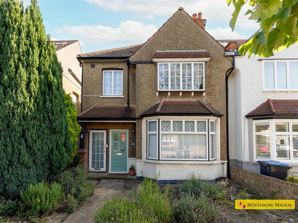 2 bed flat for sale in Queen Annes Grove, Enfield EN1, £385,000 Zoopla