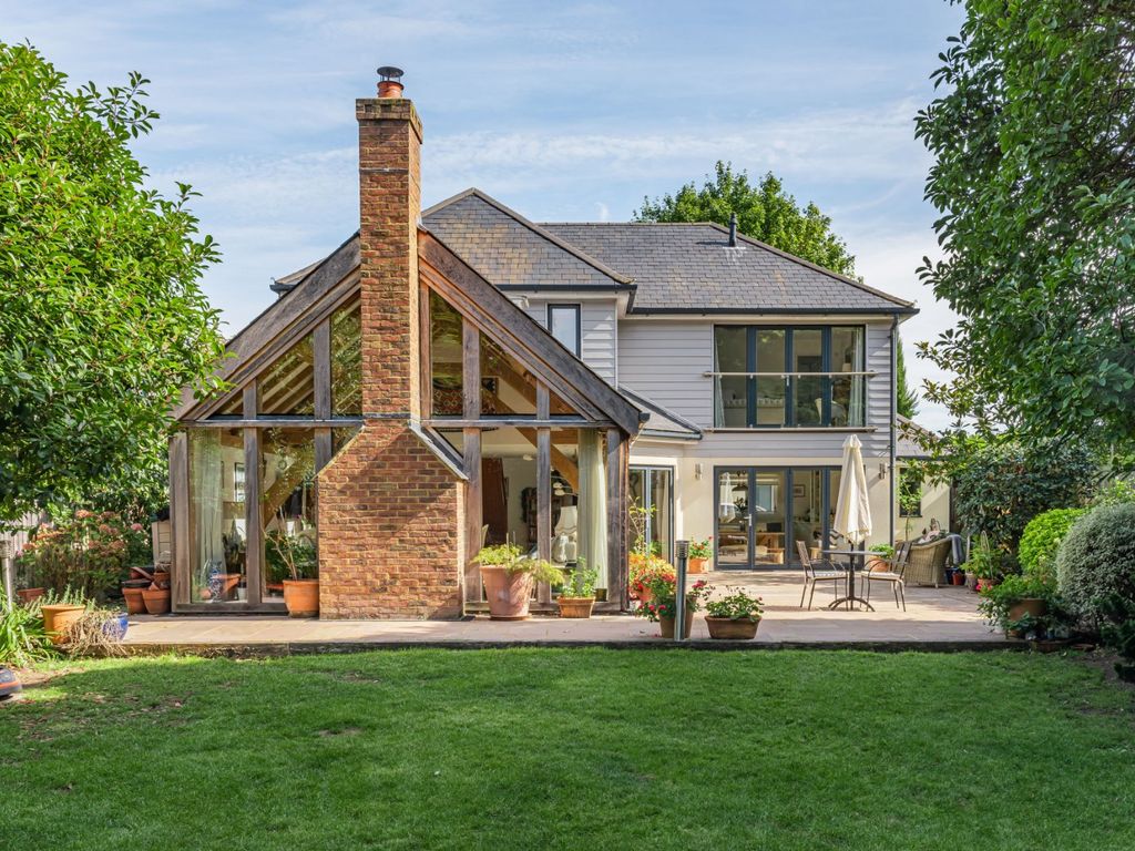 Chestnut Avenue, Chichester, West Sussex PO19