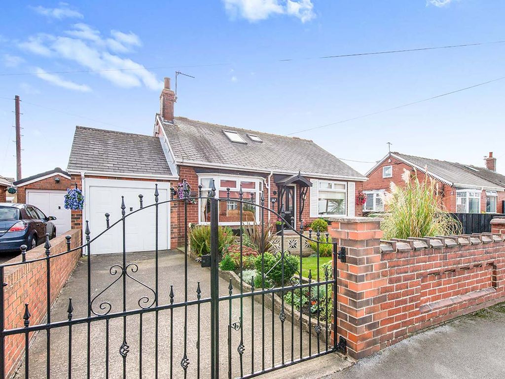 4 bed bungalow for sale in Redhill Avenue, Castleford, West Yorkshire
