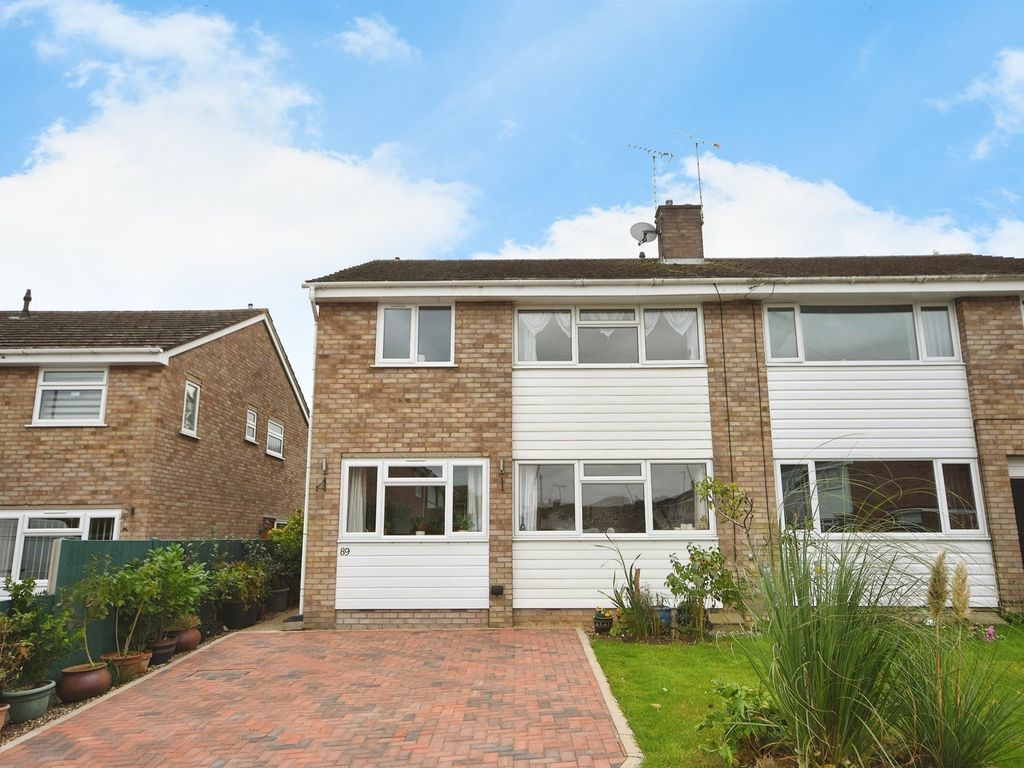 3 bed semidetached house for sale in Bedells Avenue, Black Notley