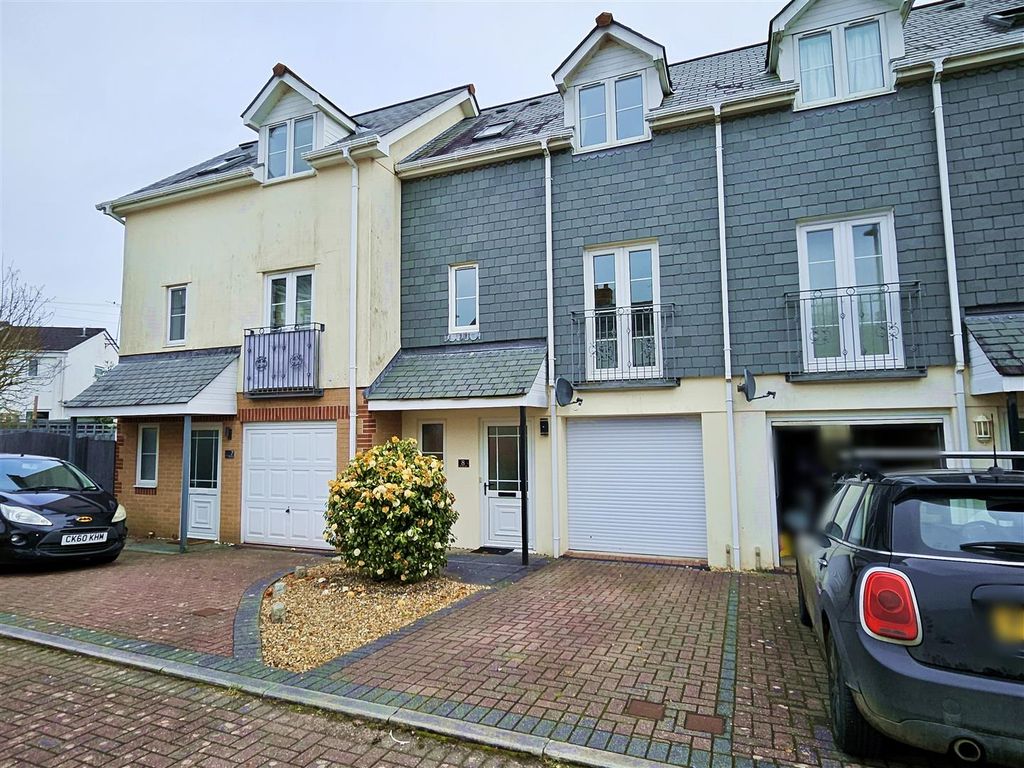 3 bed terraced house for sale in The Square, Grampound Road, Truro TR2