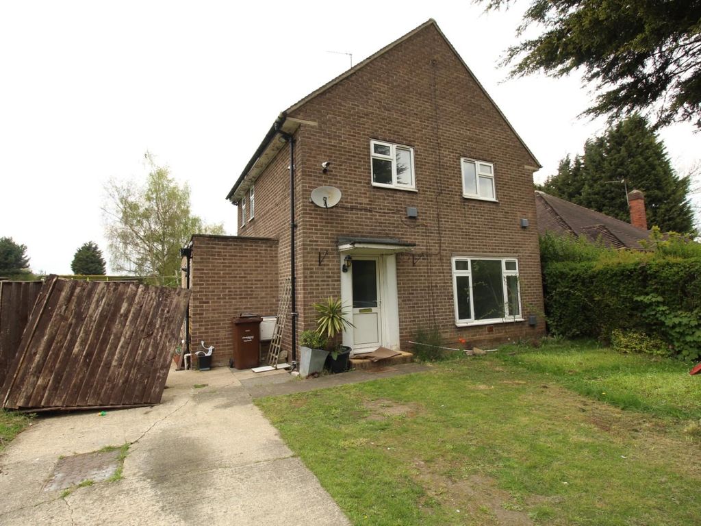 3 bed detached house to rent in Aberford Road, Stanley, Wakefield WF3
