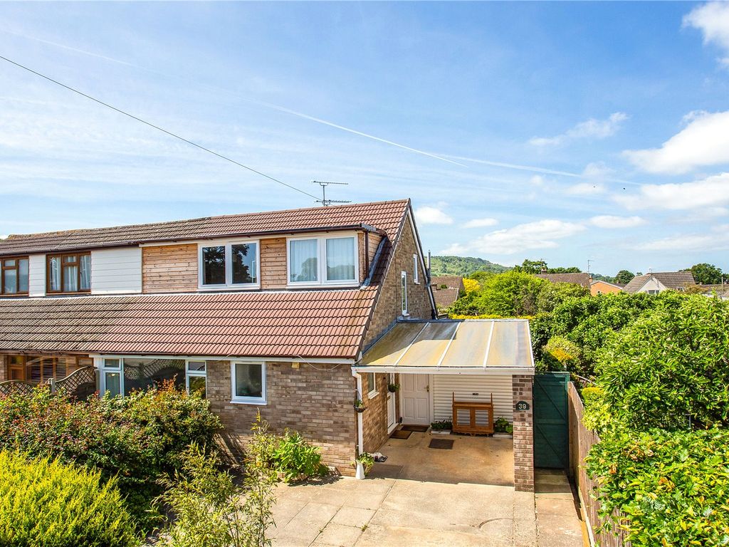 4 bed semidetached house for sale in Willow Road, Charlton Kings