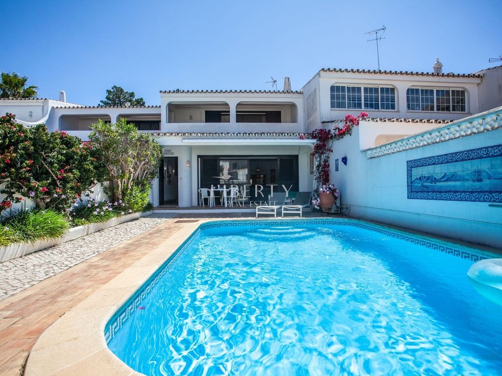3 bed town house for sale in Vale Do Lobo, Almancil, Algarve, £