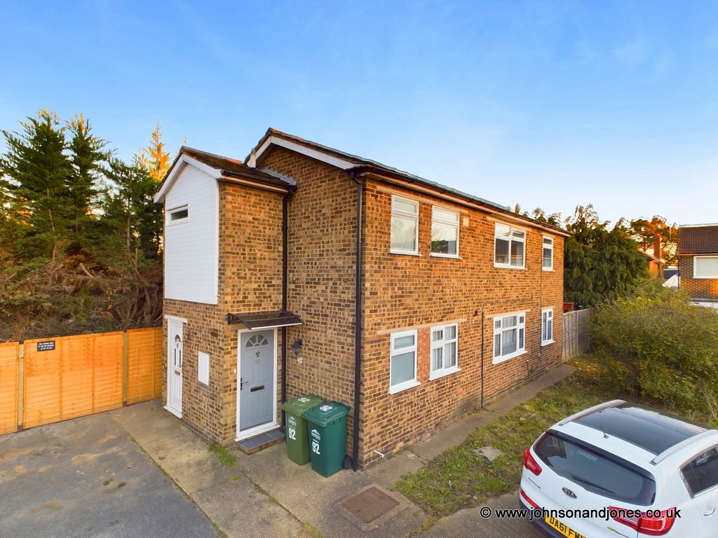 2 bed for sale in Anderson Drive, Ashford TW15, £250,000
