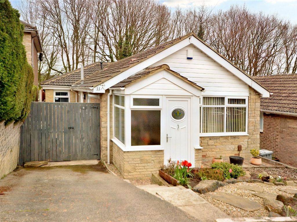 3 bed bungalow for sale in Woodhall Drive, Kirkstall, Leeds LS5 Zoopla
