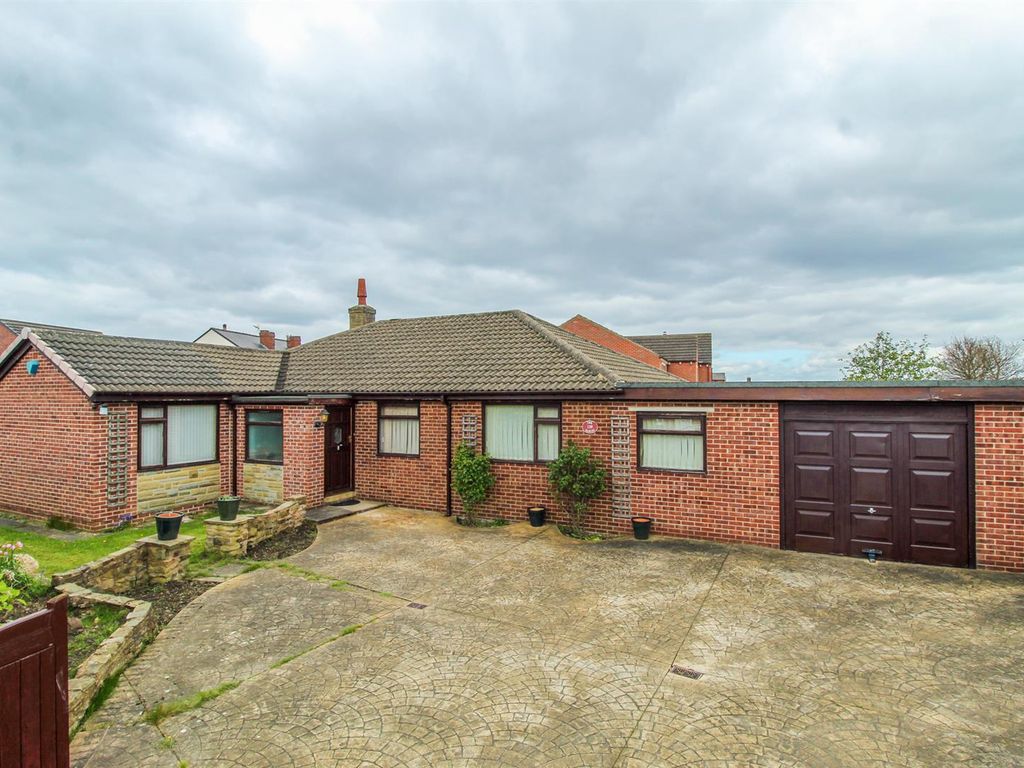 3 bed detached bungalow for sale in Sandy Lane, Middlestown, Wakefield