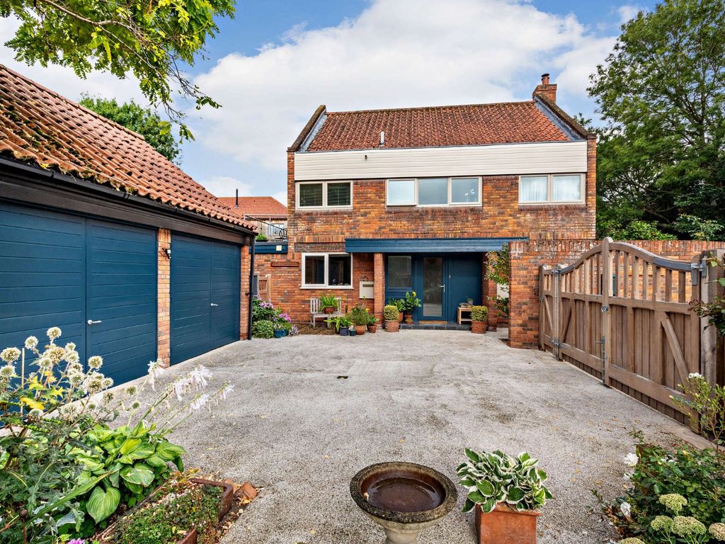 4 bed detached house for sale in Old Brewery Lane, Reepham, Norwich
