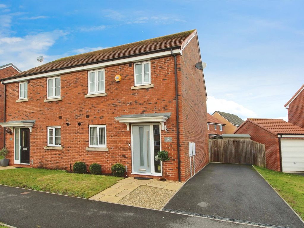 3 bed semidetached house for sale in Merlin Way, Brayton YO8, £250,000