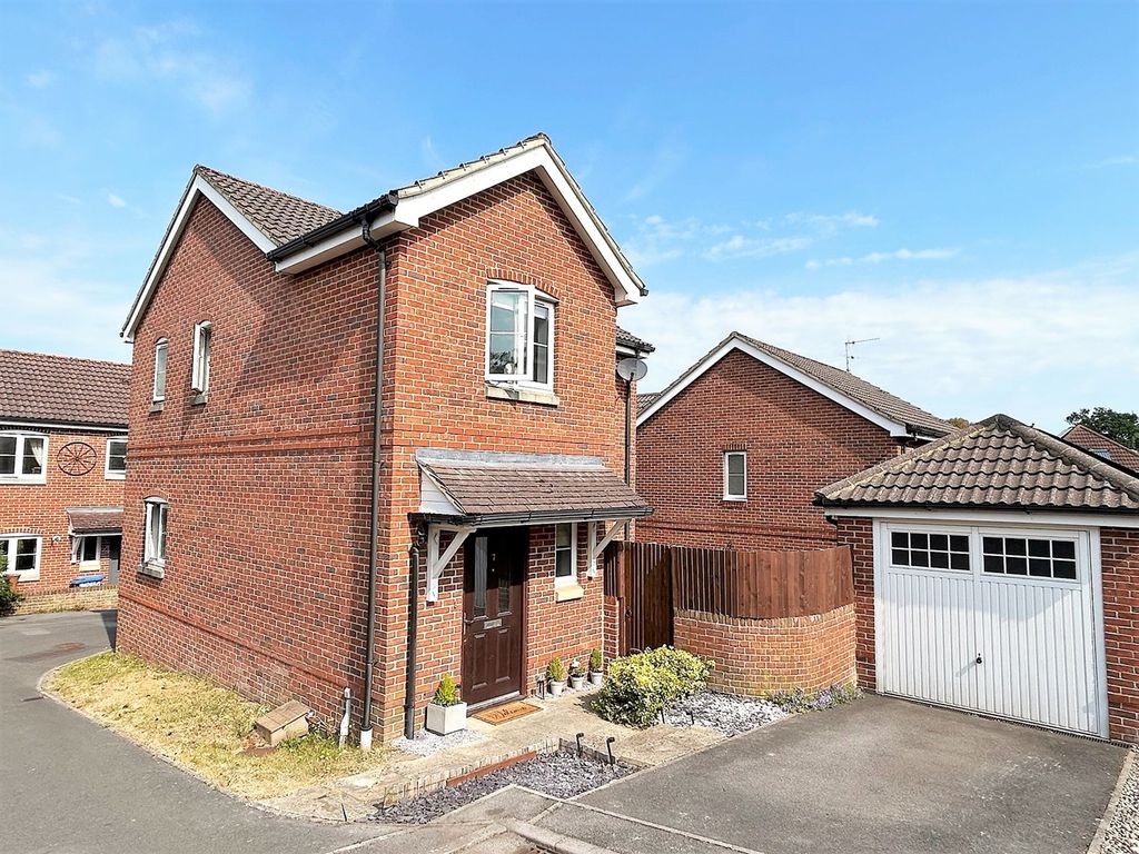 3 Bed Detached House For Sale In Wellow Gardens, Oakdale, Poole BH15 ...