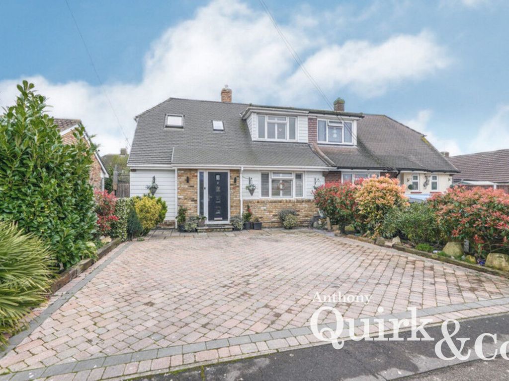 3 bed semidetached house for sale in Little Gypps Close, Canvey Island