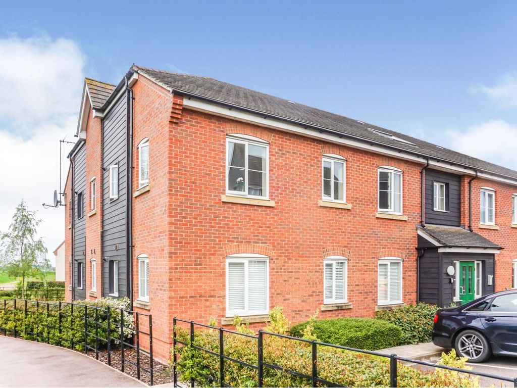 2 bed flat for sale in Savage Close, King's Lynn PE30 - Zoopla