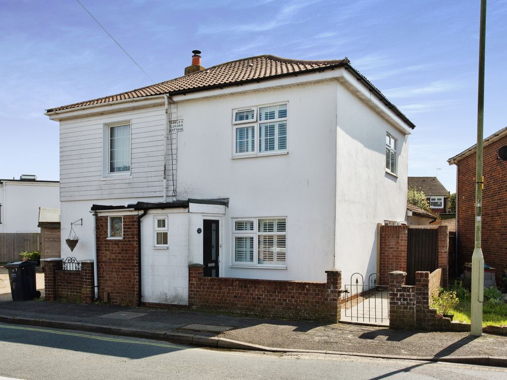3 bed semidetached house for sale in Clayhall Road, Alverstoke