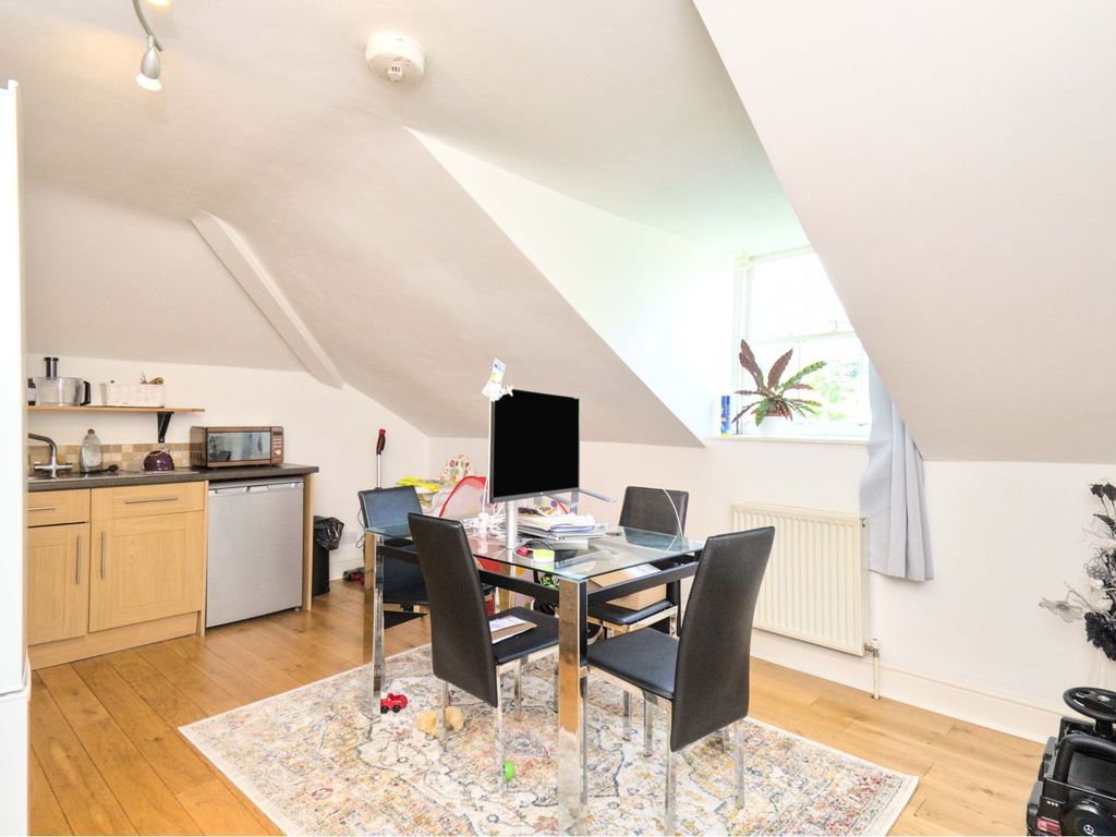 Connaught Mews Woolwich SE18  