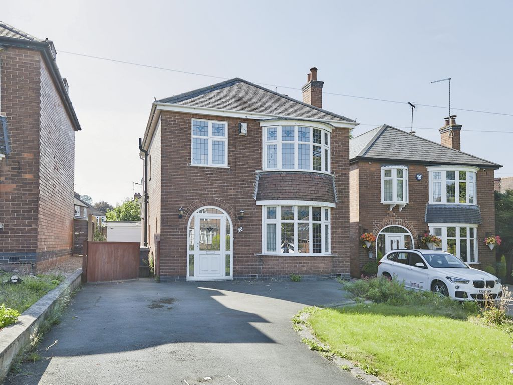 3 bed detached house for sale in Tutbury Road, BurtonOnTrent