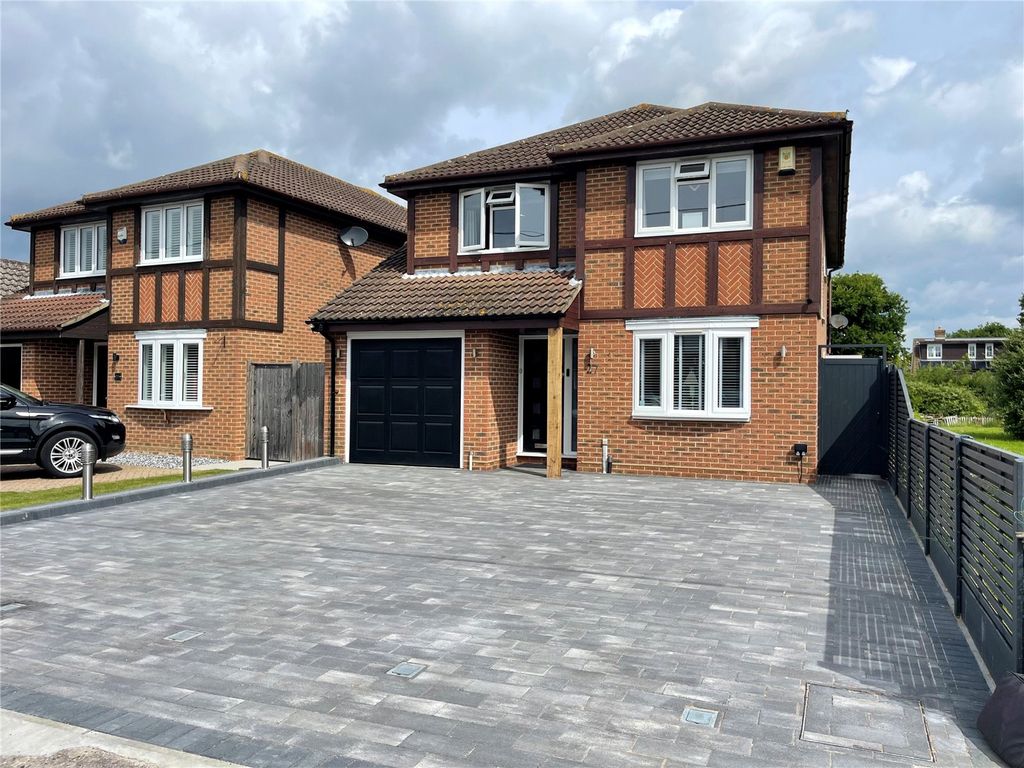 4 bed detached house for sale in Branksome Avenue, Hockley, Essex SS5, £700,000 Zoopla
