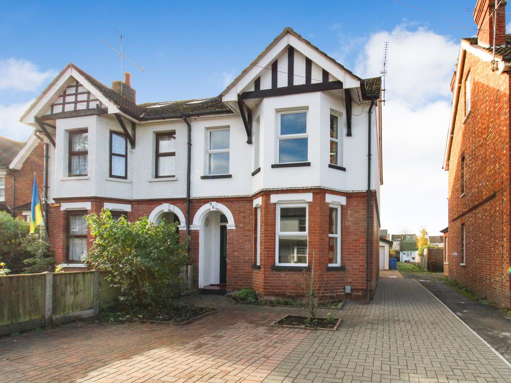 4 bed semidetached house for sale in Park Road, Farnborough GU14, £
