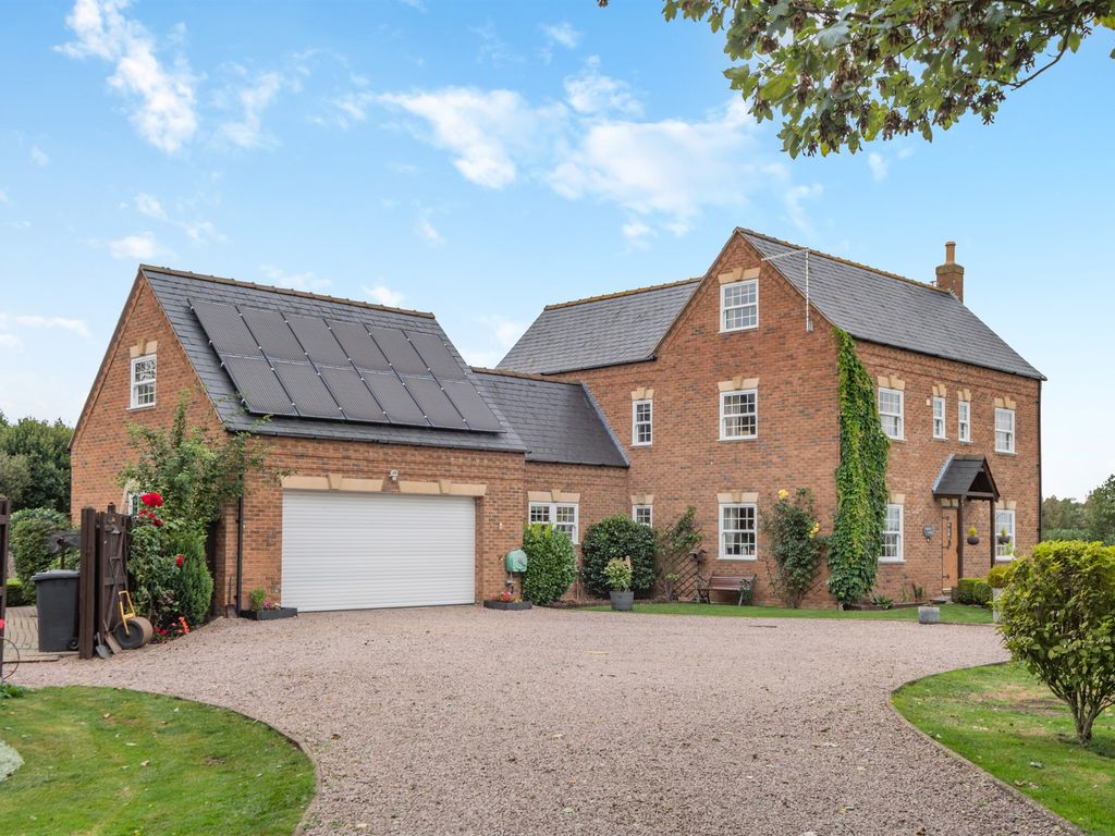 5 bed detached house for sale in Willow Hall Lane, Peterborough PE6, £