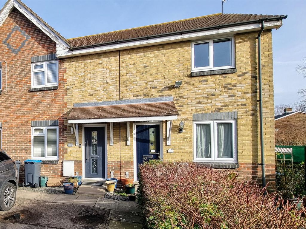 2 bed end terrace house for sale in Lavender Close, Harlow CM20, £