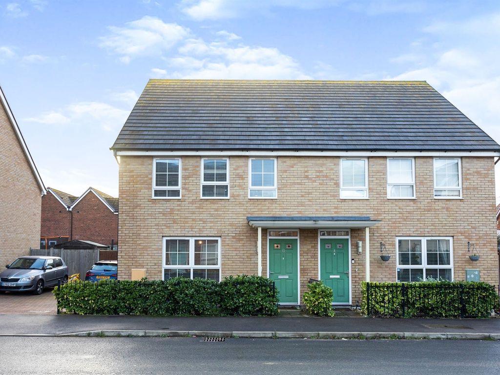 4 bed semidetached house for sale in Union Castle Row, Brooklands