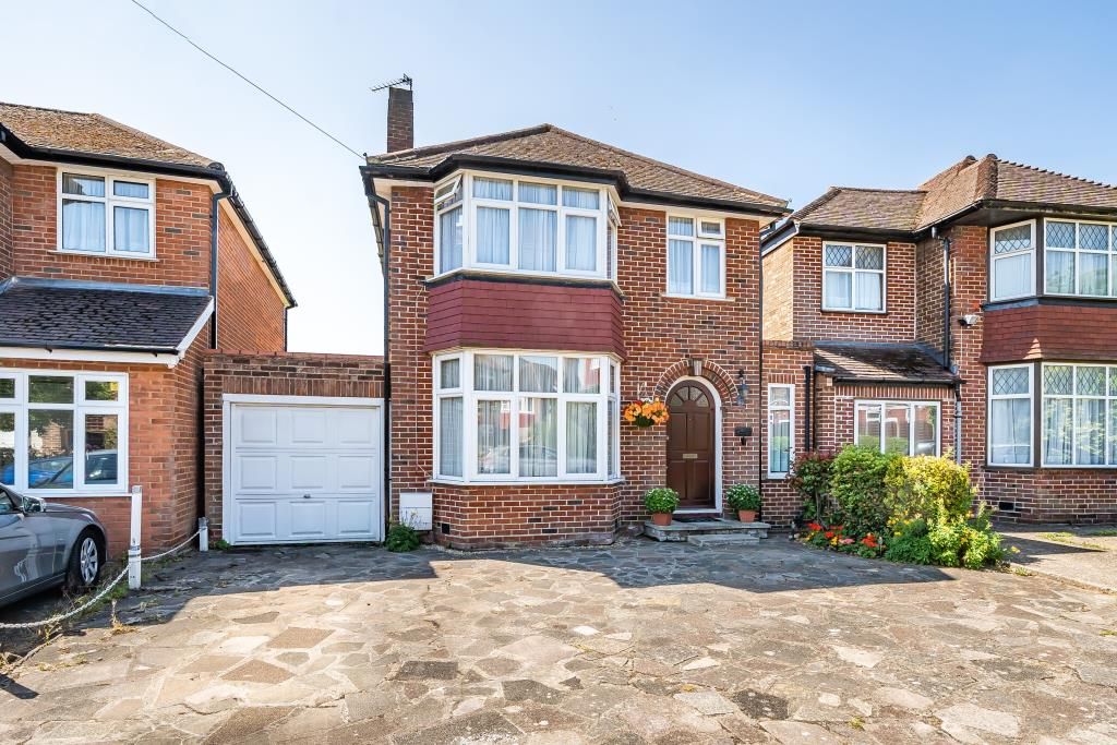 3 bed detached house for sale in Stanmore, Middlesex HA7, £700,000 Zoopla