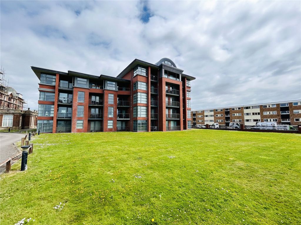 2 bed flat for sale in Queens Promenade, Bispham, Blackpool FY2, £