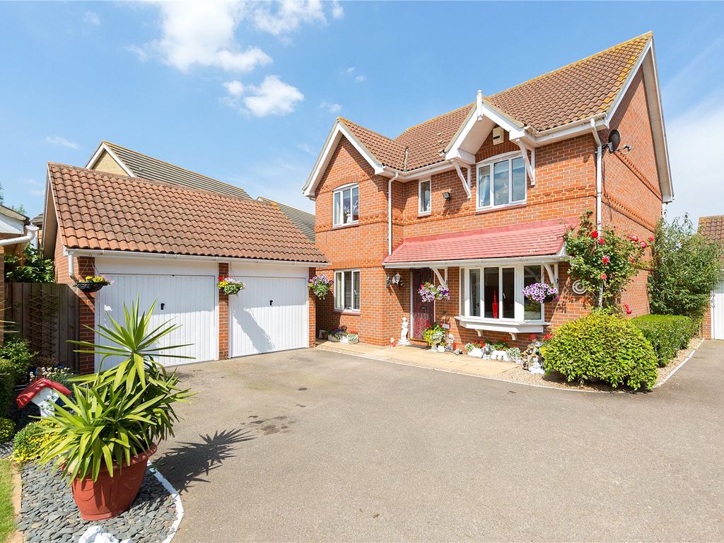 4 bed detached house for sale in Poplar Close, South Ockendon, Essex