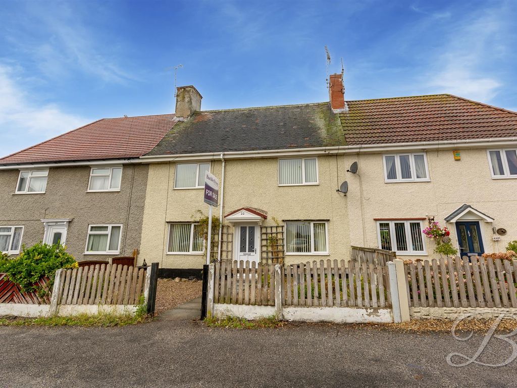 3 bed terraced house for sale in Fifth Avenue, Edwinstowe, Mansfield