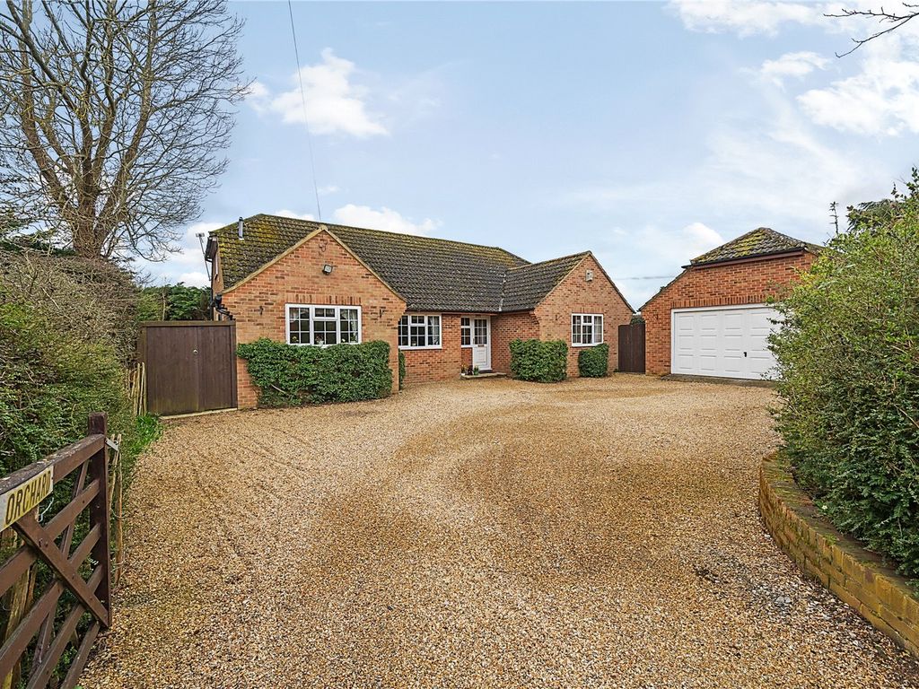 5 bed detached house for sale in Theale Road, Burghfield, Reading