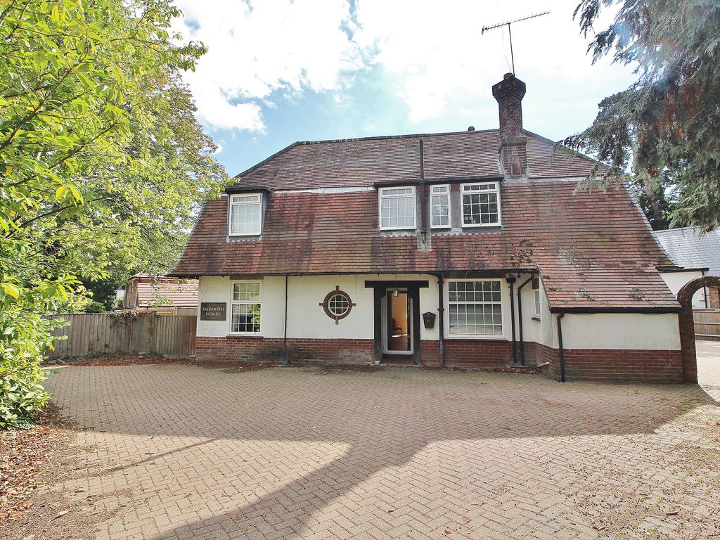 5 bed detached house for sale in Queens Road, Waterlooville PO7 Zoopla