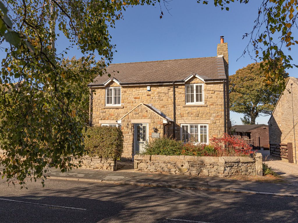 3 bed detached house for sale in Feathers View, Hedley On The Hill