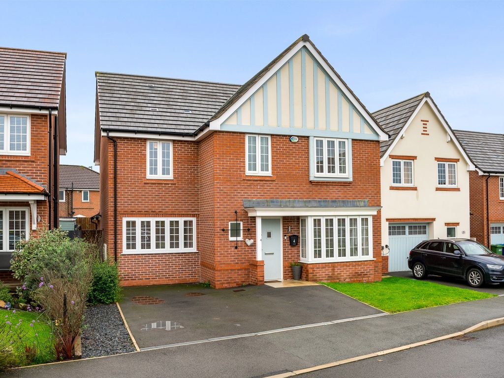 4 bed detached house for sale in Bridgefield Close, Tyldesley