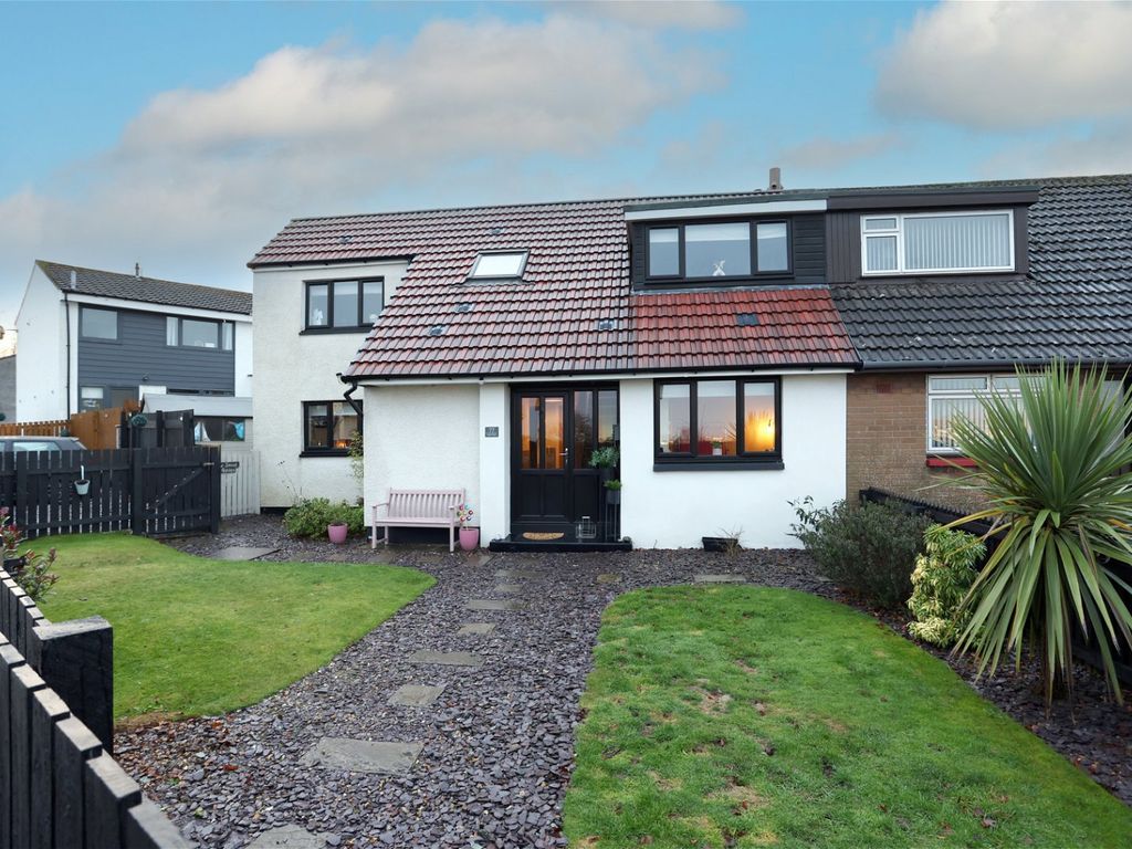 4 bed semidetached house for sale in Hillcrest Avenue, Kirkcaldy KY2, £260,000 Zoopla