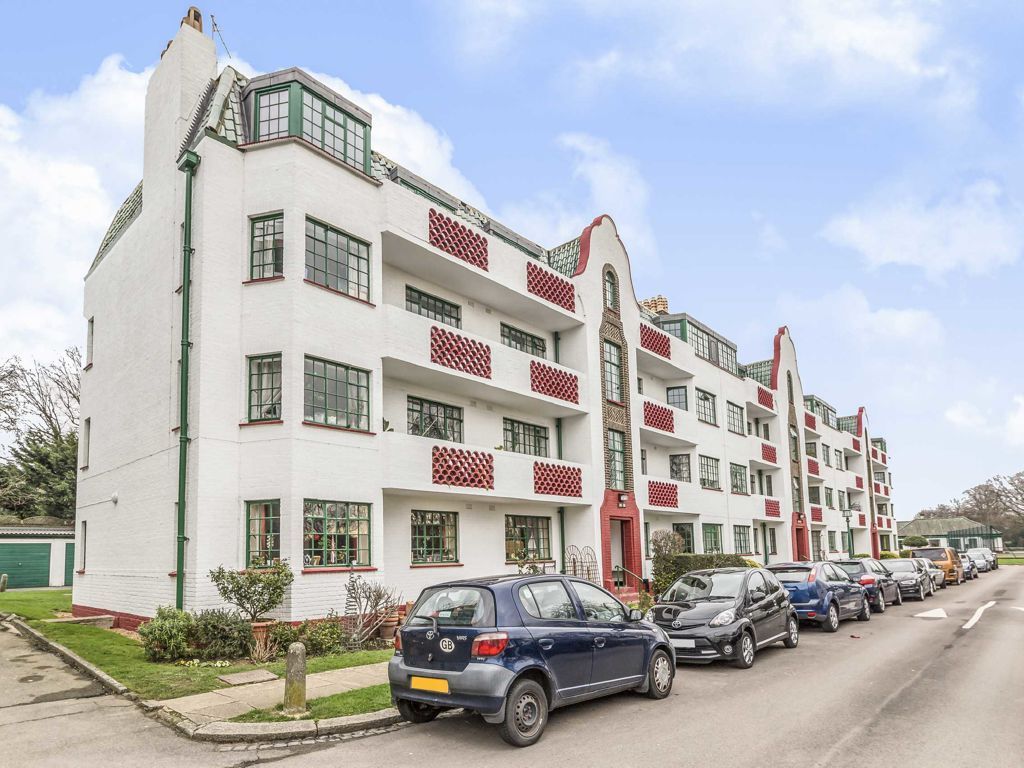 3 bed flat to rent in Ealing Village, London W5, £2,297 pcm Zoopla