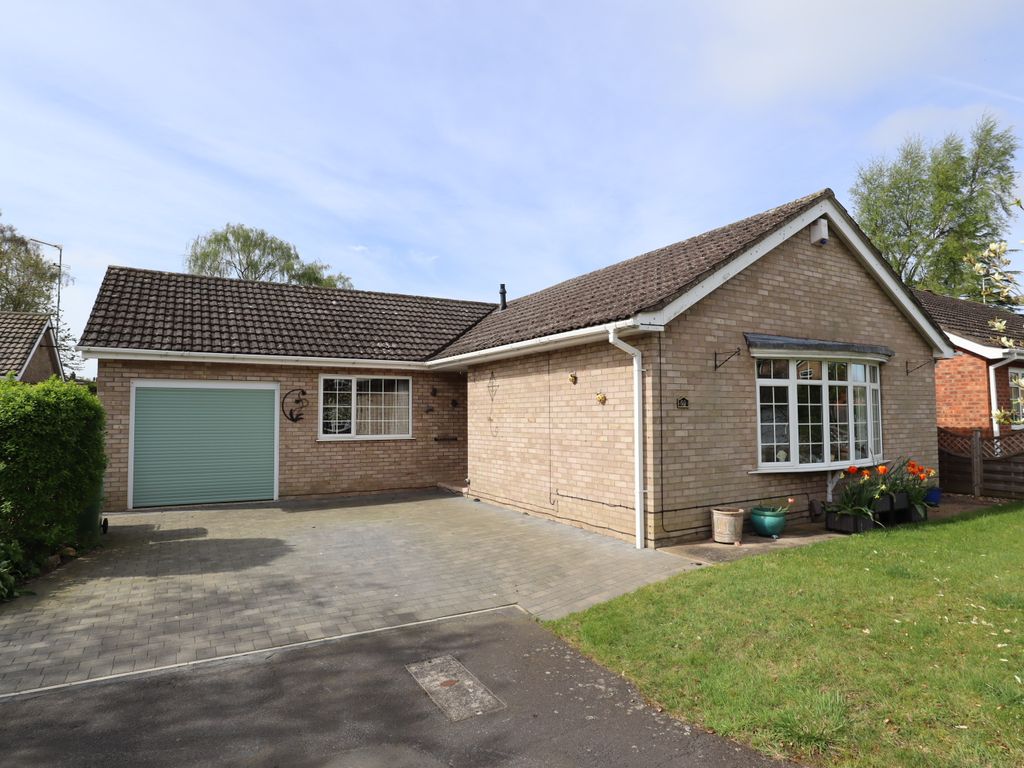 3 bed bungalow for sale in Malham Drive, Lincoln LN6, £260,000 Zoopla
