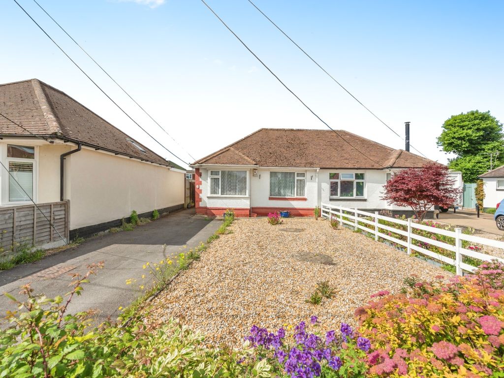 2 bed bungalow for sale in Sunset Road, Totton, Southampton, Hampshire